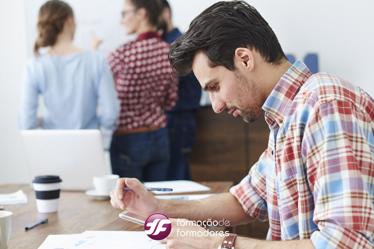 8 perguntas que deve fazer ao seu provedor de certificação de formação de formadores